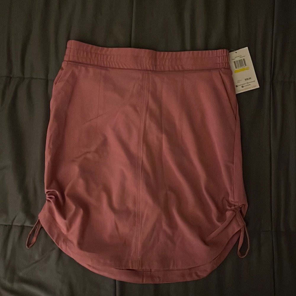 Livoutdoor skort; new with tags! Medium; pink